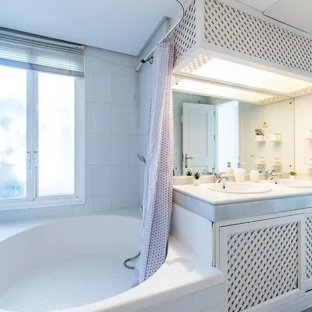 Apartamento Puerto De Vacacional Con Vistas Al Mar Y Yates Tres 2 Baños *